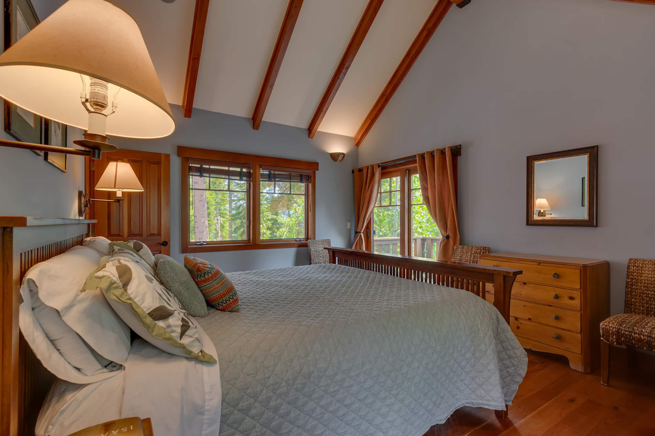 Luxury North Lake Tahoe Retreat for Groups - Photo 10