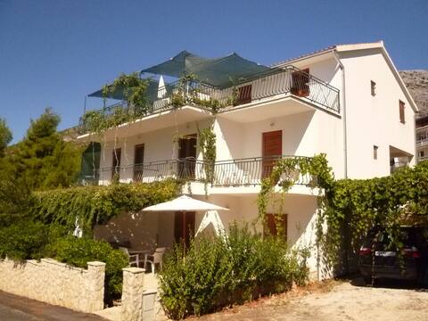 Apartment Josip - 100 m from beach