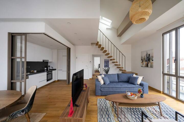 The Ultimate Luxury Bright Loft + Views! #123 gallery image 4