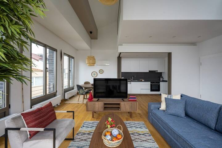 The Ultimate Luxury Bright Loft + Views! #123 gallery image 5