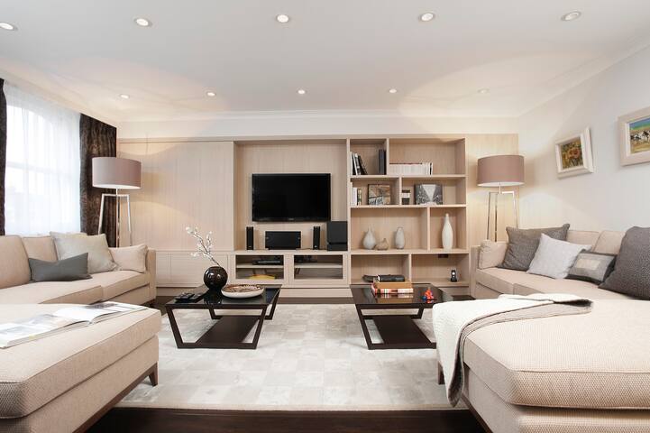 Knightsbridge Luxury Three Bedroom Penthouse gallery image 3