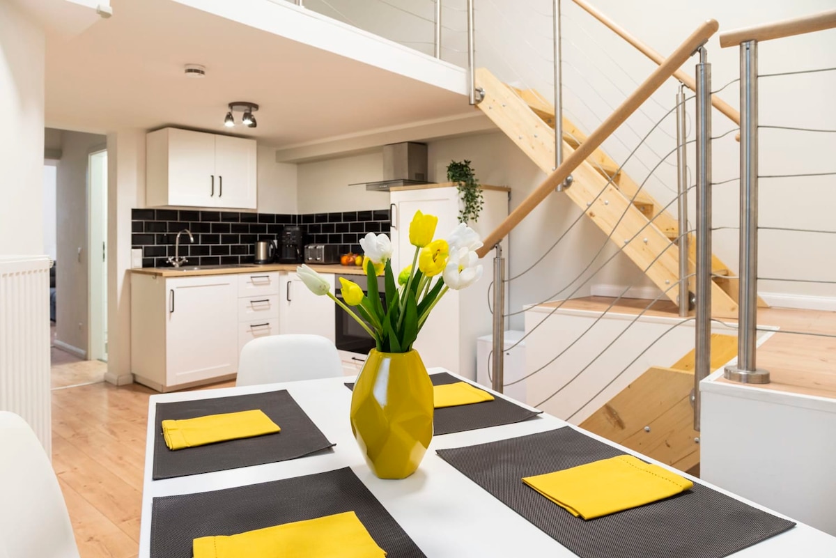 Successful Airbnb property: Spacious 2-Bedroom Apartment Digital Check-In in Wedding