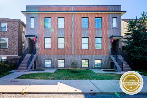 4-Unit Building | Sleeping for 34 / ABODEbucks