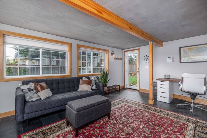 Remodeled Home | Fenced Yard | Outdoor Fireplace gallery image 4