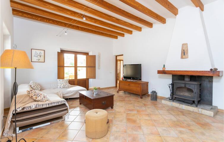 4 bedroom cozy home in Artà gallery image 4