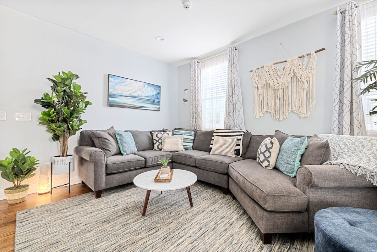 Top performing Airbnb: Cozy Hot Tub Oasis • Parking • 1 Block to King St! in Charleston