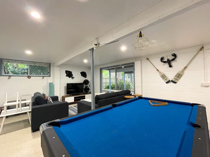 Cutie on the Beach Beachfront 2BR Aircon Houses for Rent in