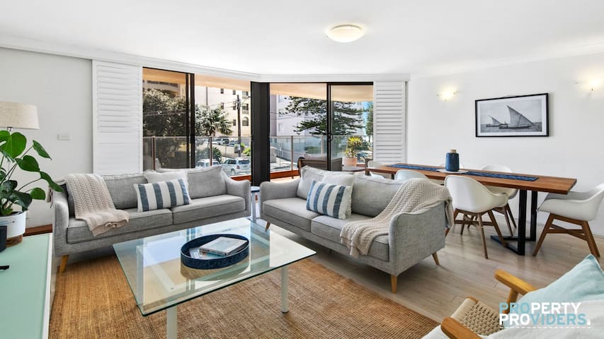 50m to Manly beach – 3 bedrooms + pets welcome