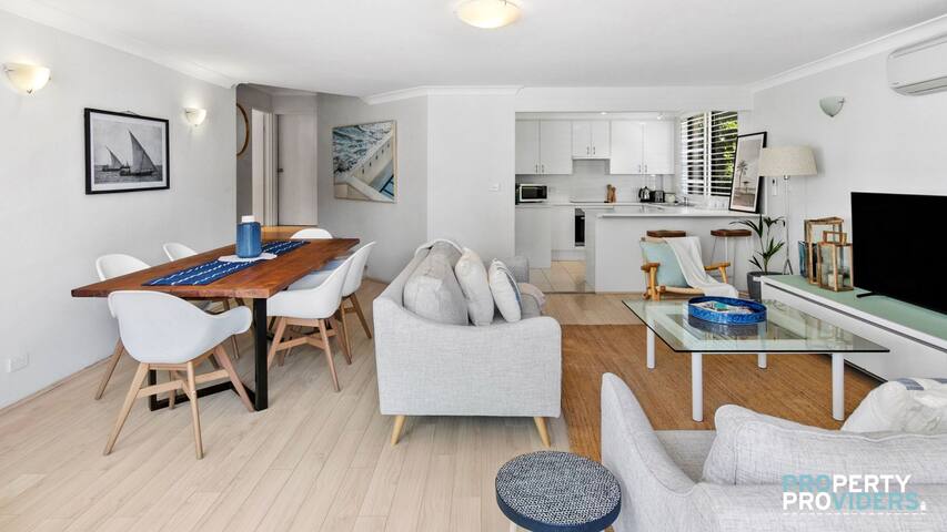 50m to Manly beach – 3 bedrooms + pets welcome gallery image 4
