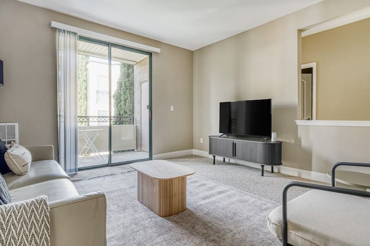 Blueground | San Mateo, pool & gym, highway access