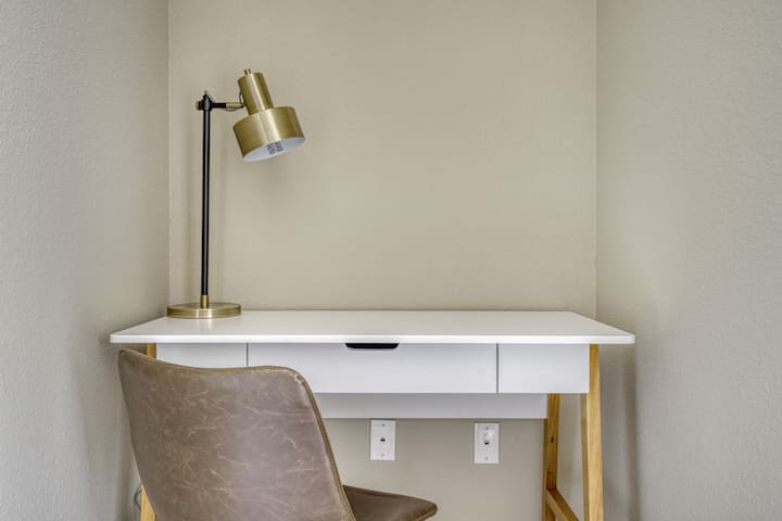 Blueground | San Mateo, pool & gym, highway access gallery image 4