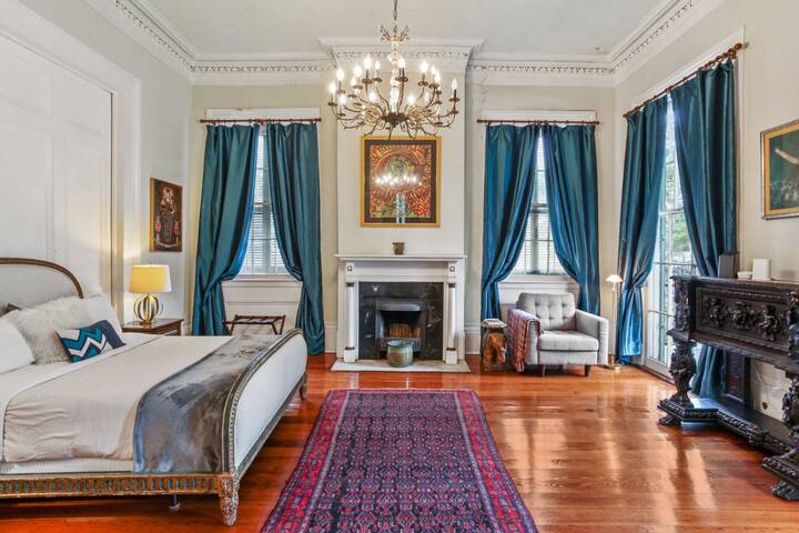 Pedigreed Upscale Home Blends History & Luxury gallery image 3