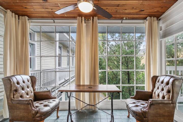 Pedigreed Upscale Home Blends History & Luxury gallery image 2