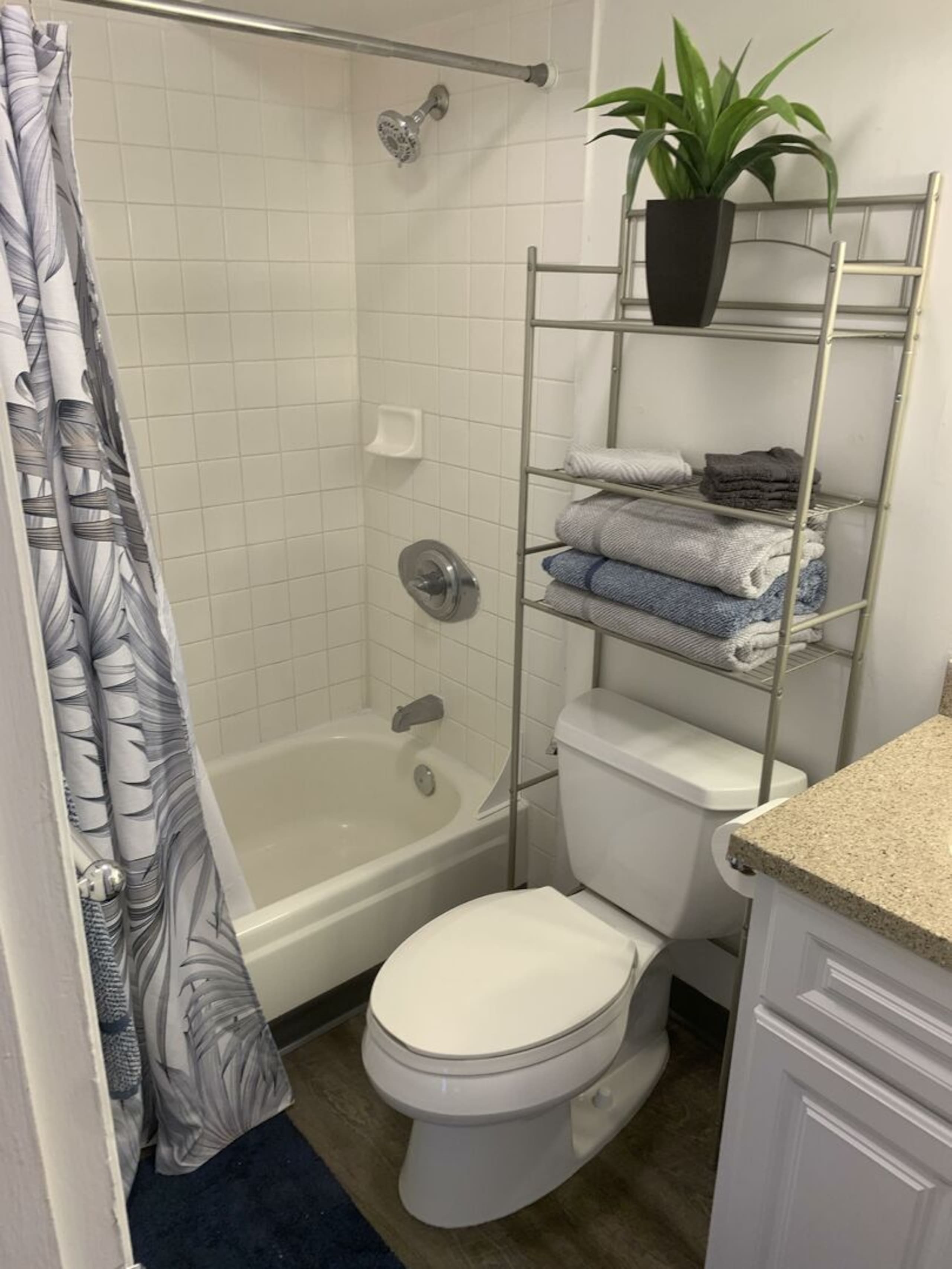 Condo in Honolulu · ★4.66 · 1 bedroom · 1 bed · 1 bath - Image 10