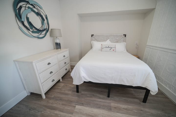 宁静的卧室绿洲，您可以逃离日常生活，找到宁静祥和的氛围。