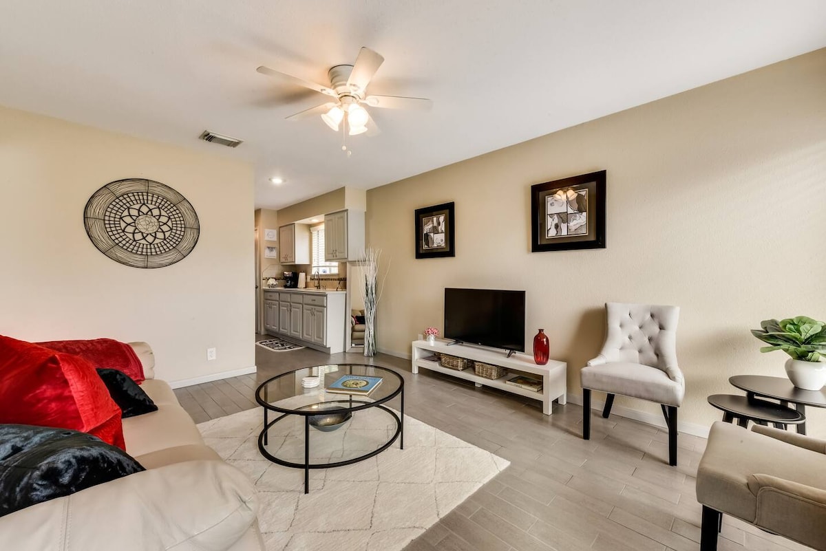 Top Airbnb: Comfort & Location Meet You Here! 14.2mi to NRG in Spring Branch East