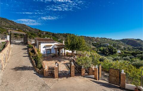 Amazing home in Frigiliana with kitchen