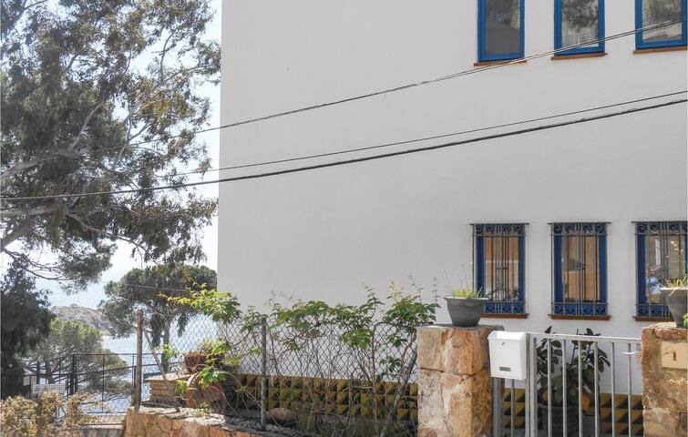 Nice apartment in Tossa de Mar gallery image 4