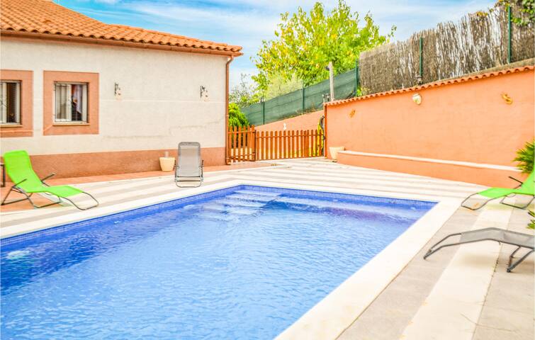 Lovely home in Maçanet de la Selva gallery image 3