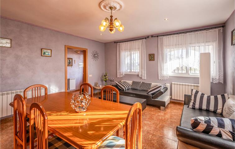 Lovely home in Maçanet de la Selva gallery image 2