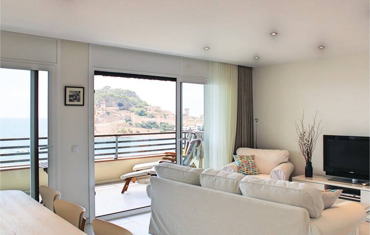 Cozy apartment in Tossa de Mar gallery image 2