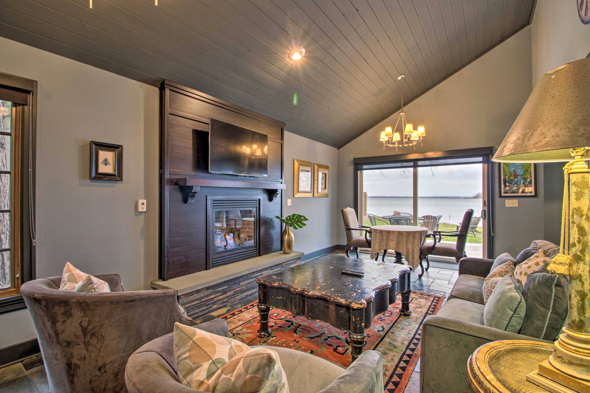 Évasion à Breezy Point avec vues, quai et foyer extérieur !