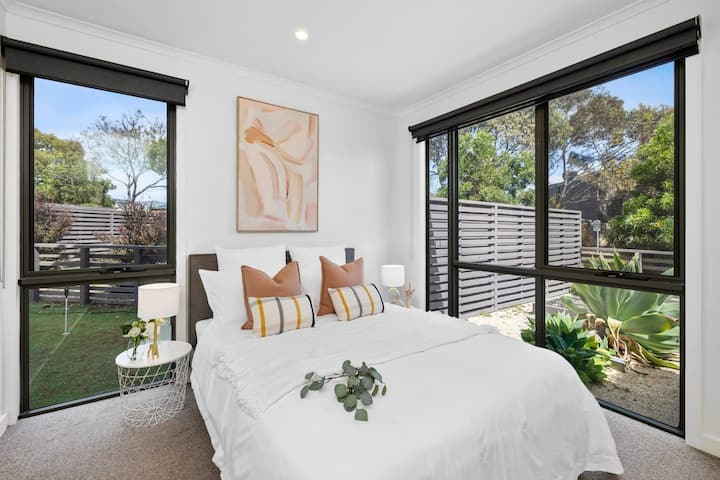 Bedroom 3 -  Queen Bed