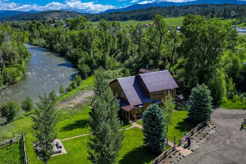 Stunning views! Riverfront, Hot Tub, Near Downtown