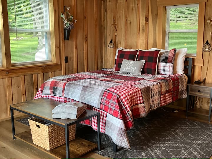 Ebenezer Cabin - Hot Tub - Private - BBQ - Views