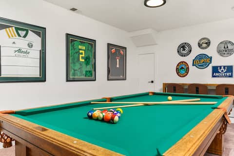 Charming Retreat, Game Rooms, Pool Table, Foosball