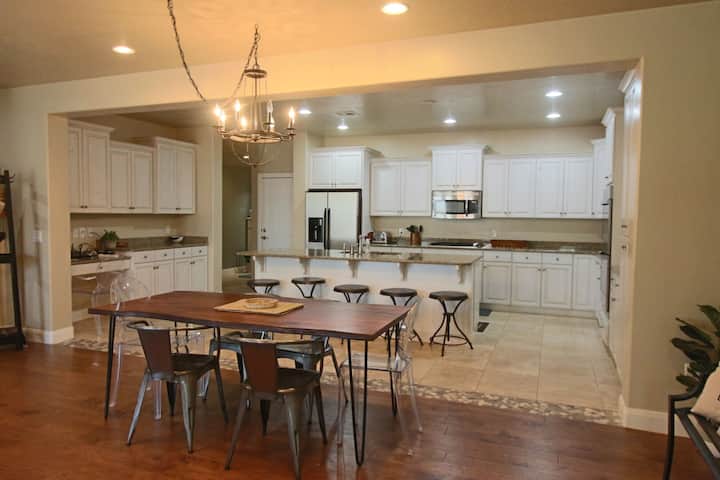 Tessoro | Temporary Housing W/ Pool Access - St. George, UT