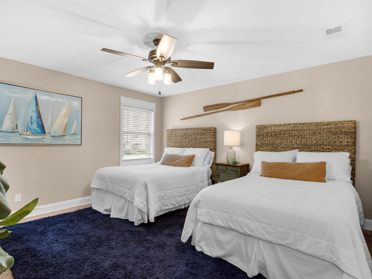 მე-2 სართულის საძინებელი 2 ორი სრული ზომის საწოლით