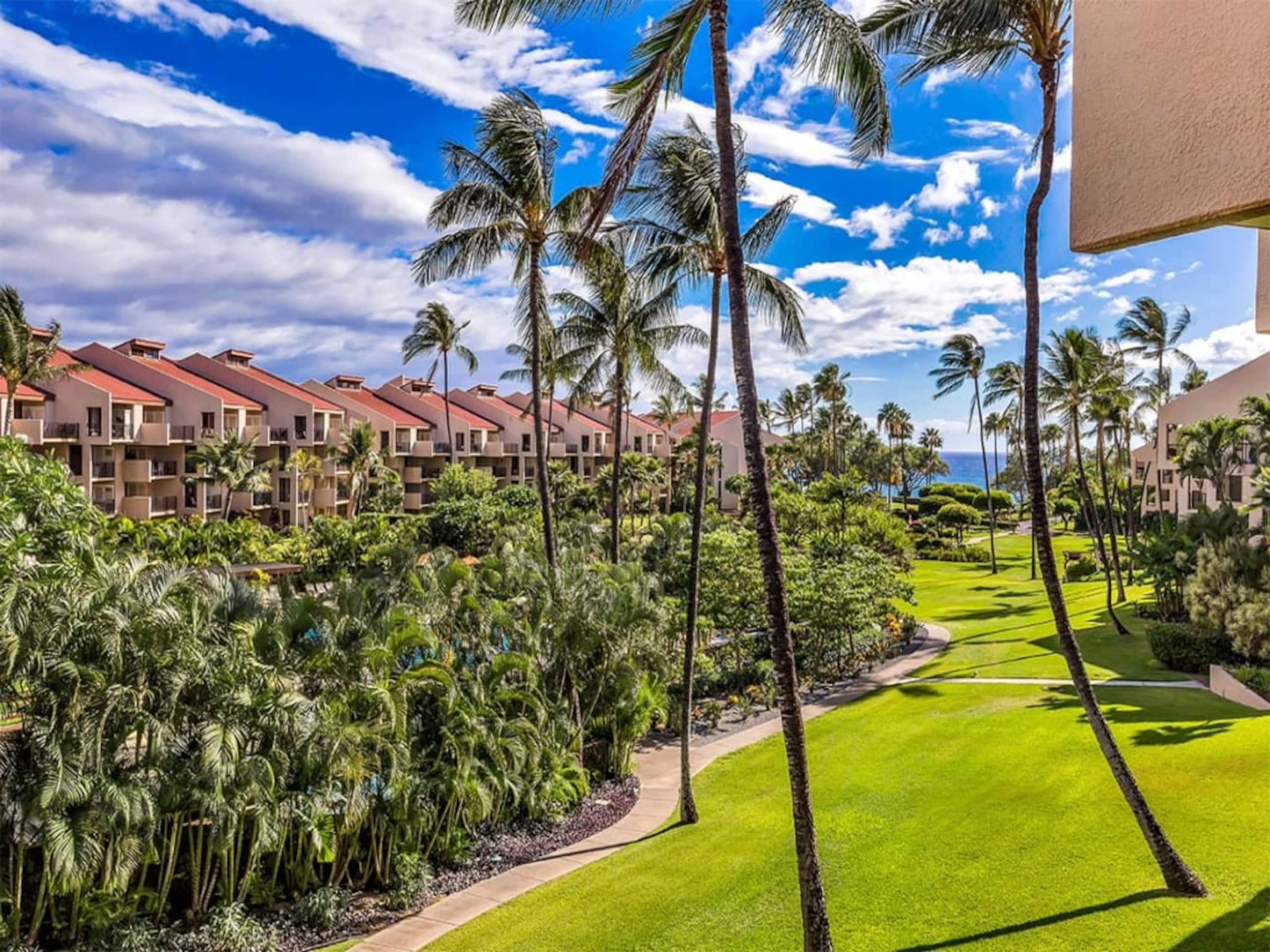 Condo in Kihei · ★5.0 · 2 bedrooms · 3 beds · 2 shared baths - Image 32