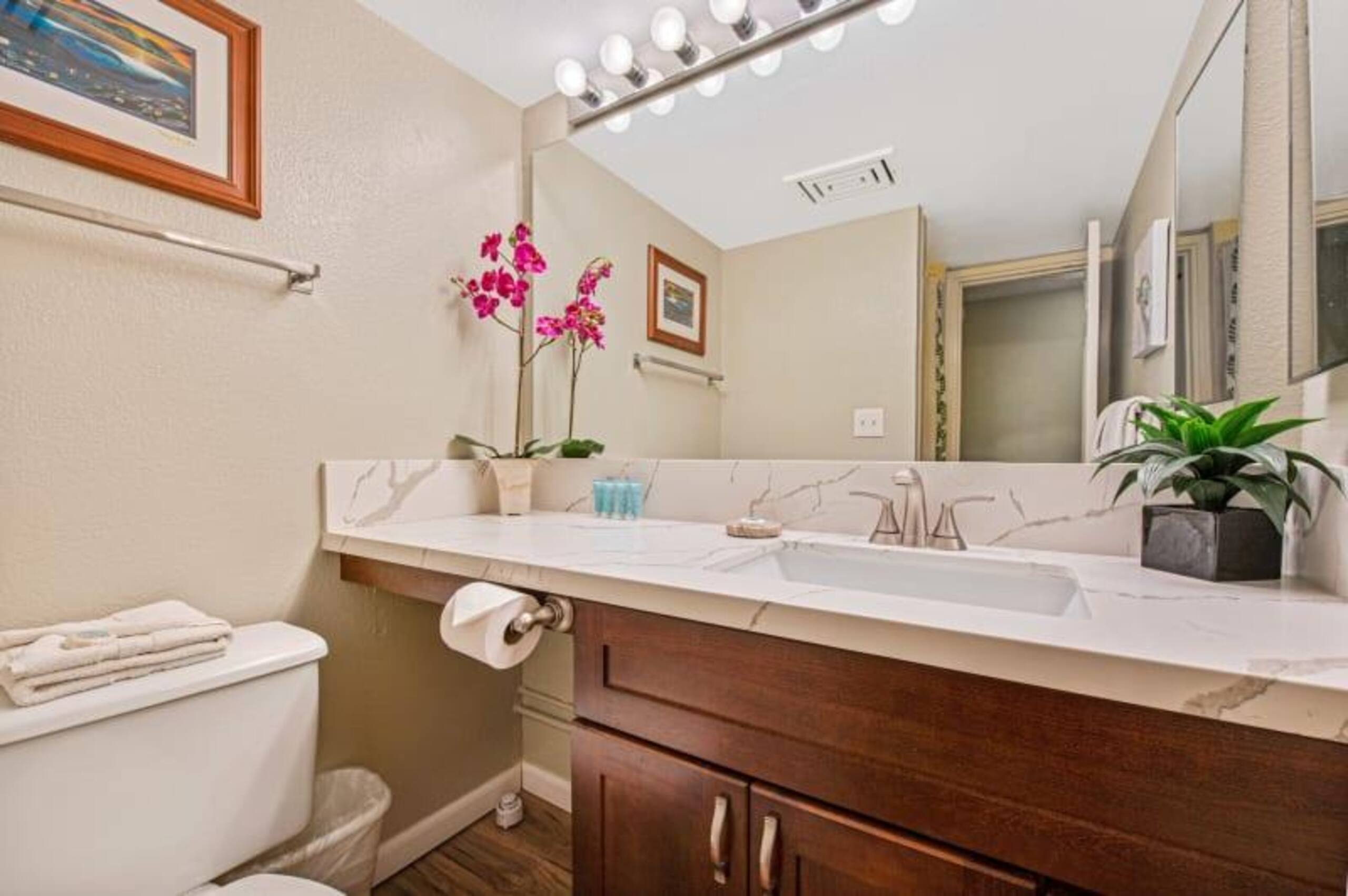 Condo in Kihei · ★5.0 · 1 bedroom · 2 beds · 2 baths - Image 8