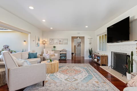 Hot Tub Fire Pit and Starry Skies! Near Beach