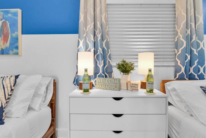 Paradise Cove – 1 Mile to Beach – Heated Pool gallery image 3