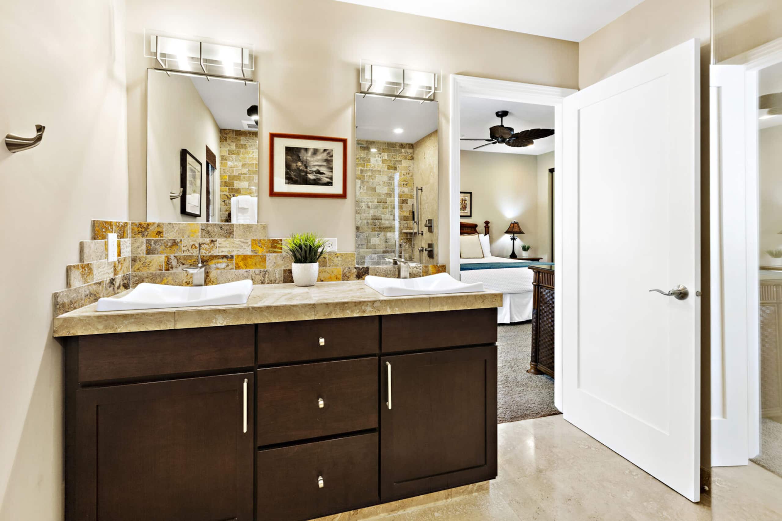 Condo in Lahaina · ★4.82 · 1 bedroom · 2 beds · 1.5 baths - Image 21