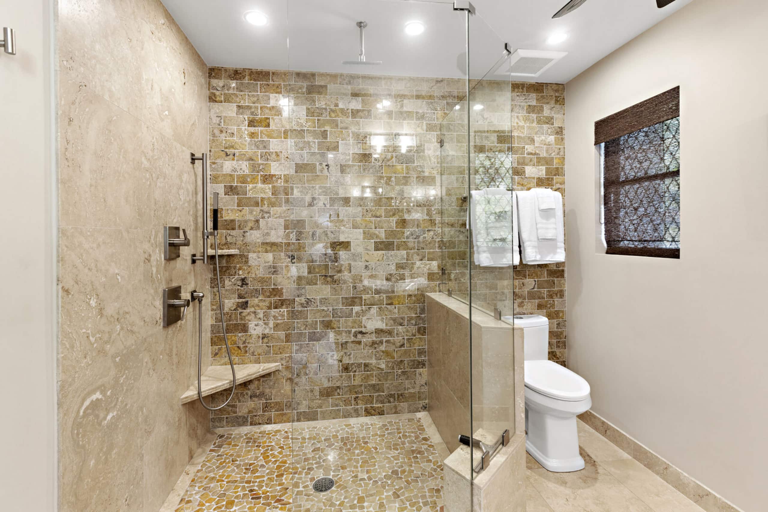 Condo in Lahaina · ★4.82 · 1 bedroom · 2 beds · 1.5 baths - Image 22