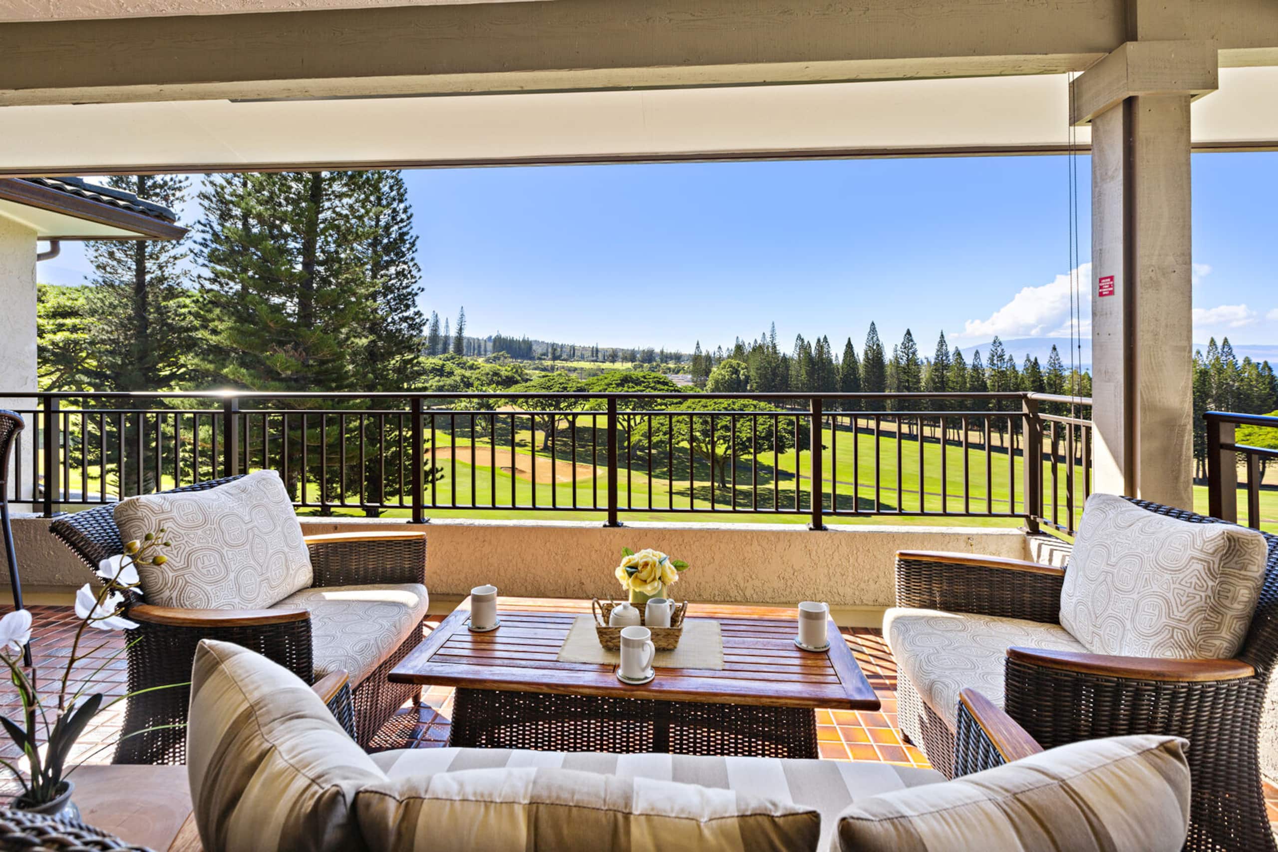 Condo in Lahaina · ★4.82 · 1 bedroom · 2 beds · 1.5 baths - Image 2