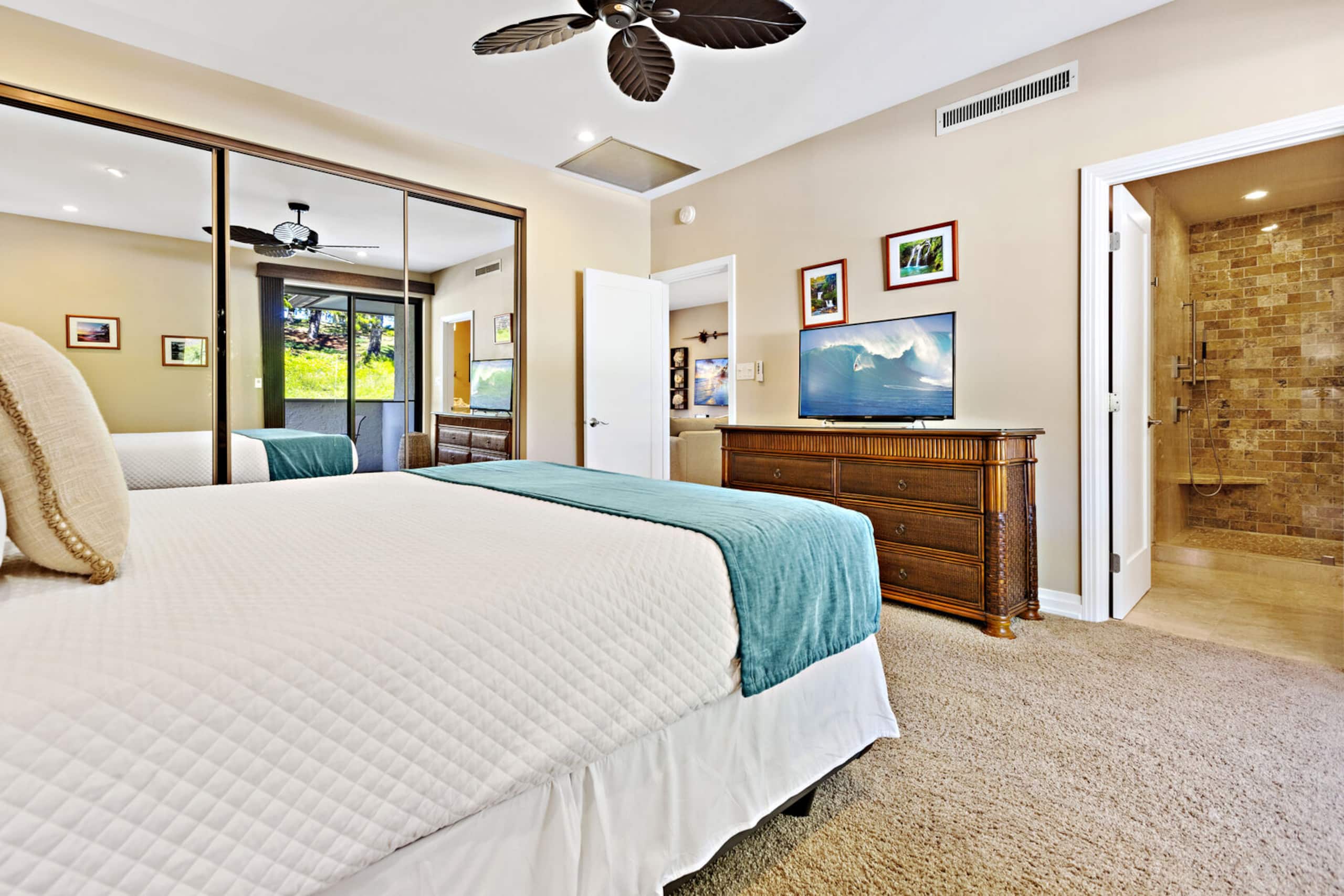 Condo in Lahaina · ★4.82 · 1 bedroom · 2 beds · 1.5 baths - Image 16