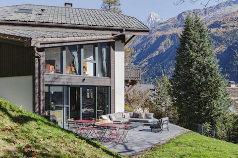 Luxury Chalet 240m2 | 6 BR | Mt Blanc View | Sauna