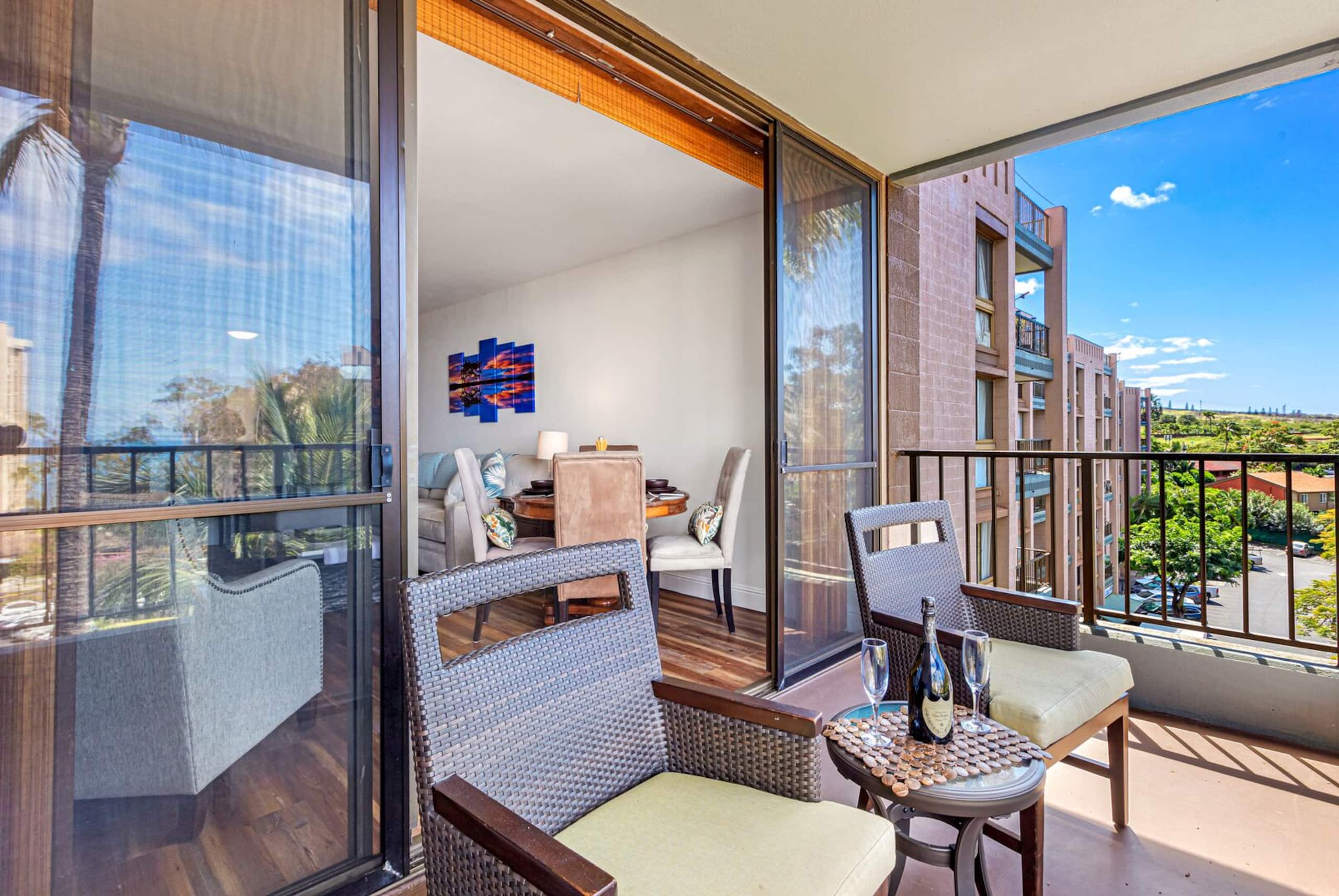 Condo in Lahaina · ★4.58 · 2 bedrooms · 3 beds · 2 baths - Image 15