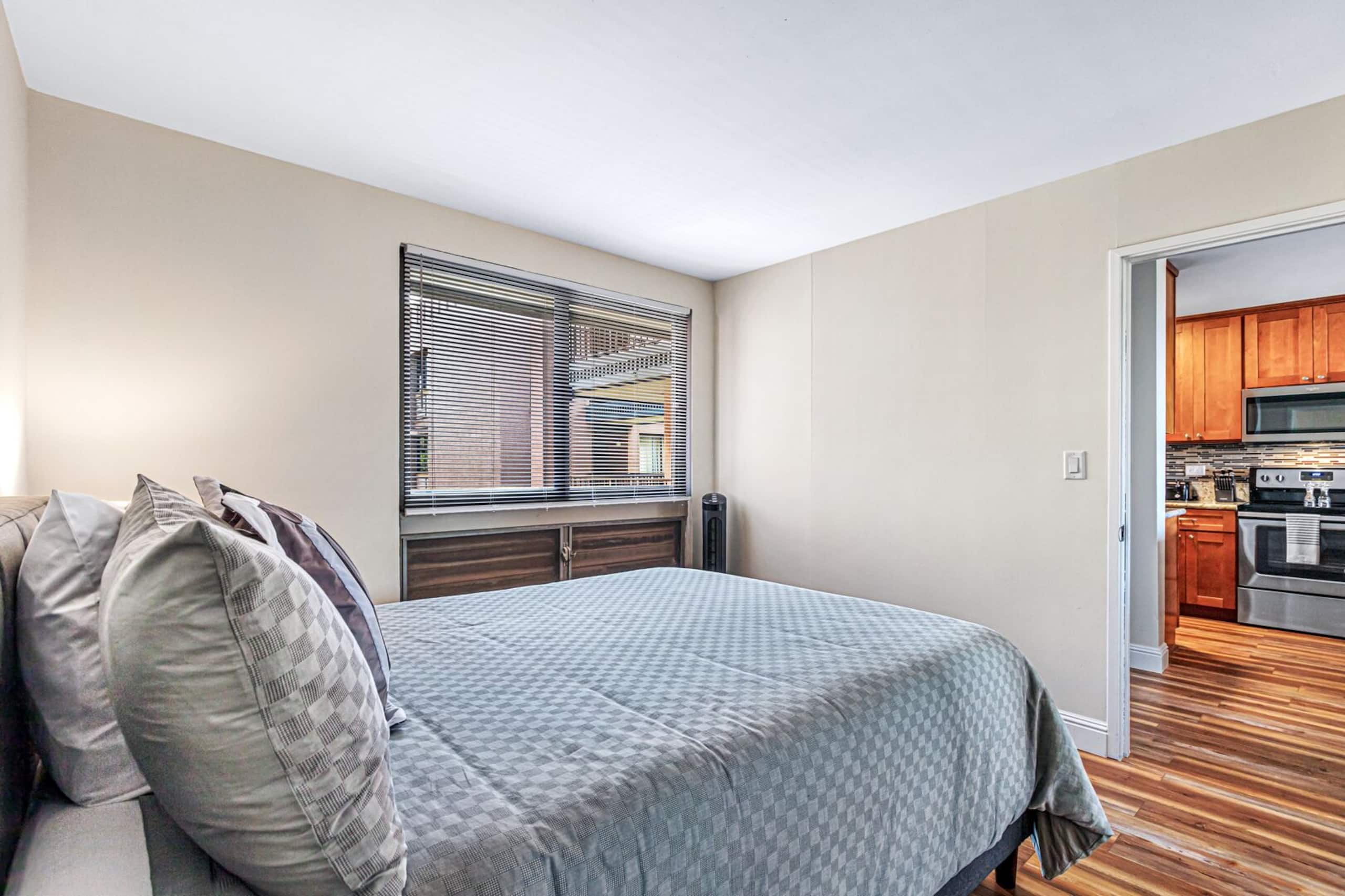 Condo in Lahaina · ★4.58 · 2 bedrooms · 3 beds · 2 baths - Image 16
