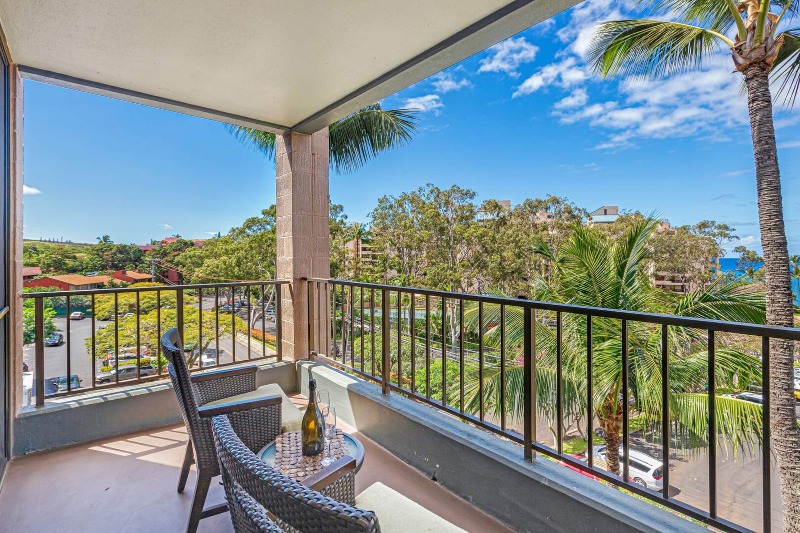 Condo in Lahaina · ★4.58 · 2 bedrooms · 3 beds · 2 baths - Image 20