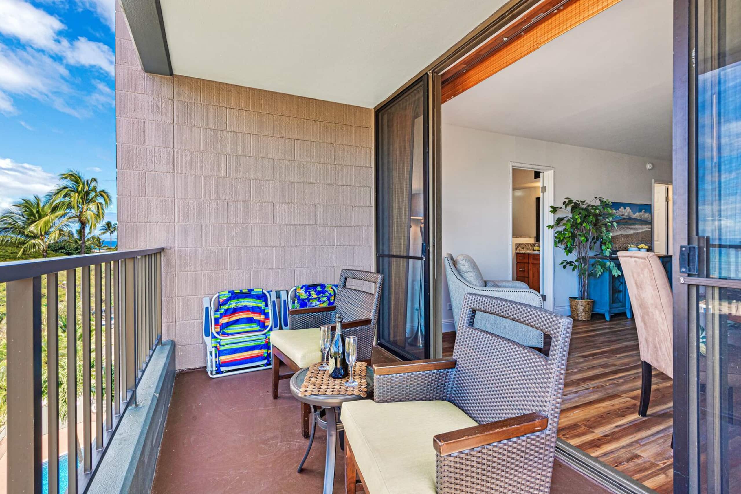 Condo in Lahaina · ★4.58 · 2 bedrooms · 3 beds · 2 baths - Image 12