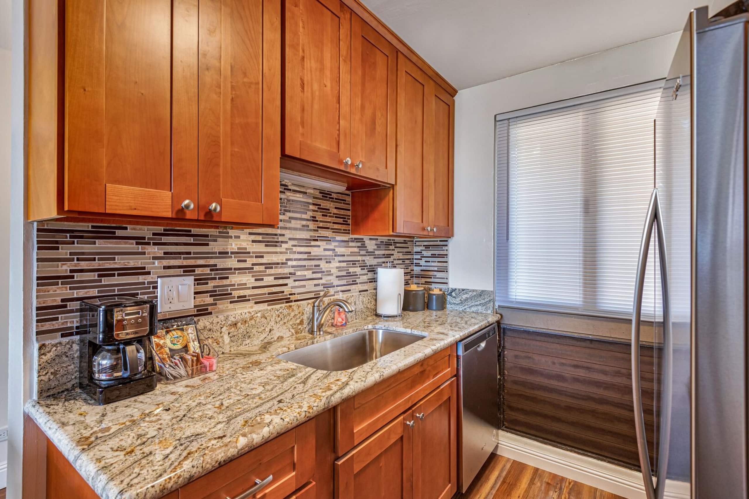 Condo in Lahaina · ★4.58 · 2 bedrooms · 3 beds · 2 baths - Image 29