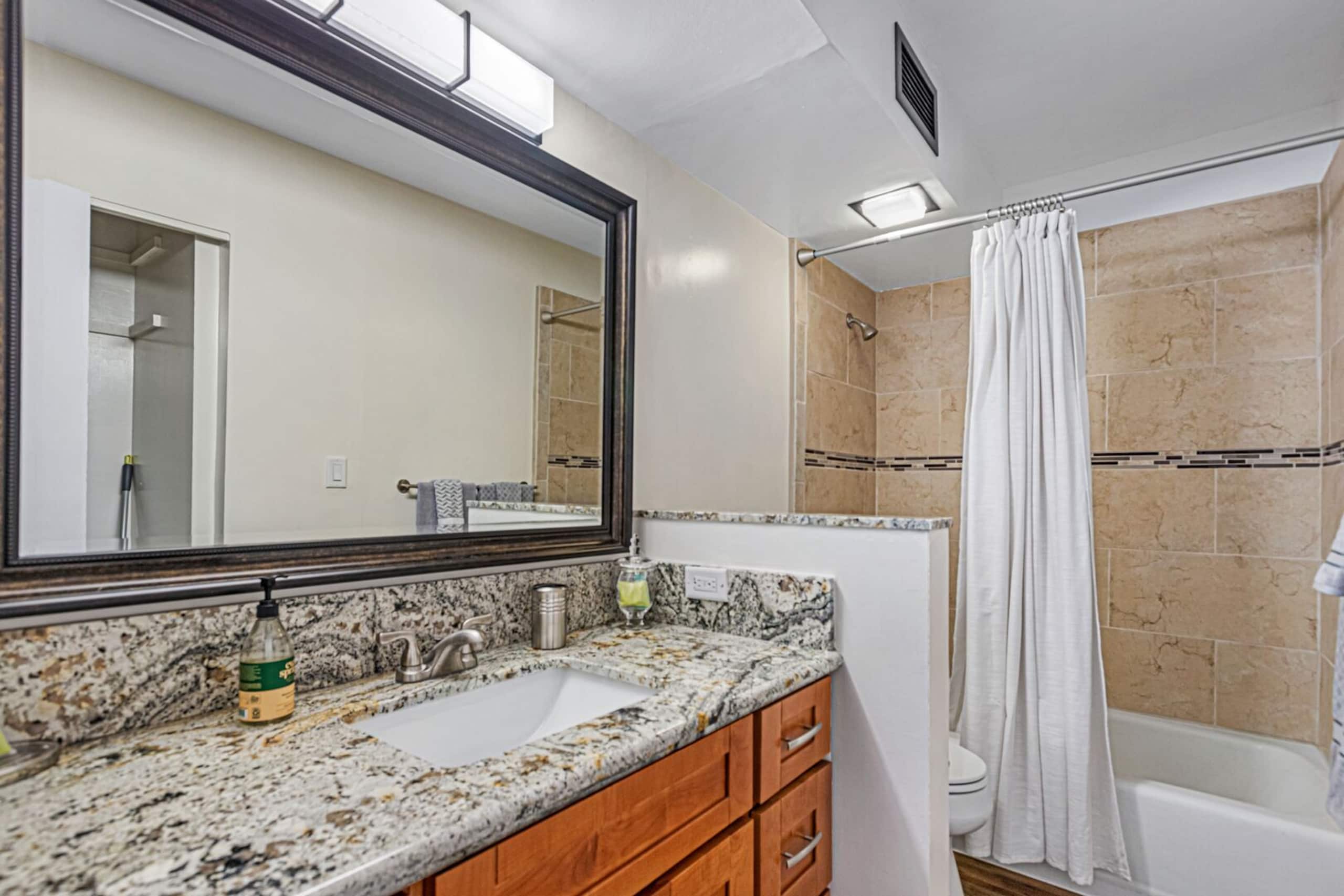 Condo in Lahaina · ★4.58 · 2 bedrooms · 3 beds · 2 baths - Image 9