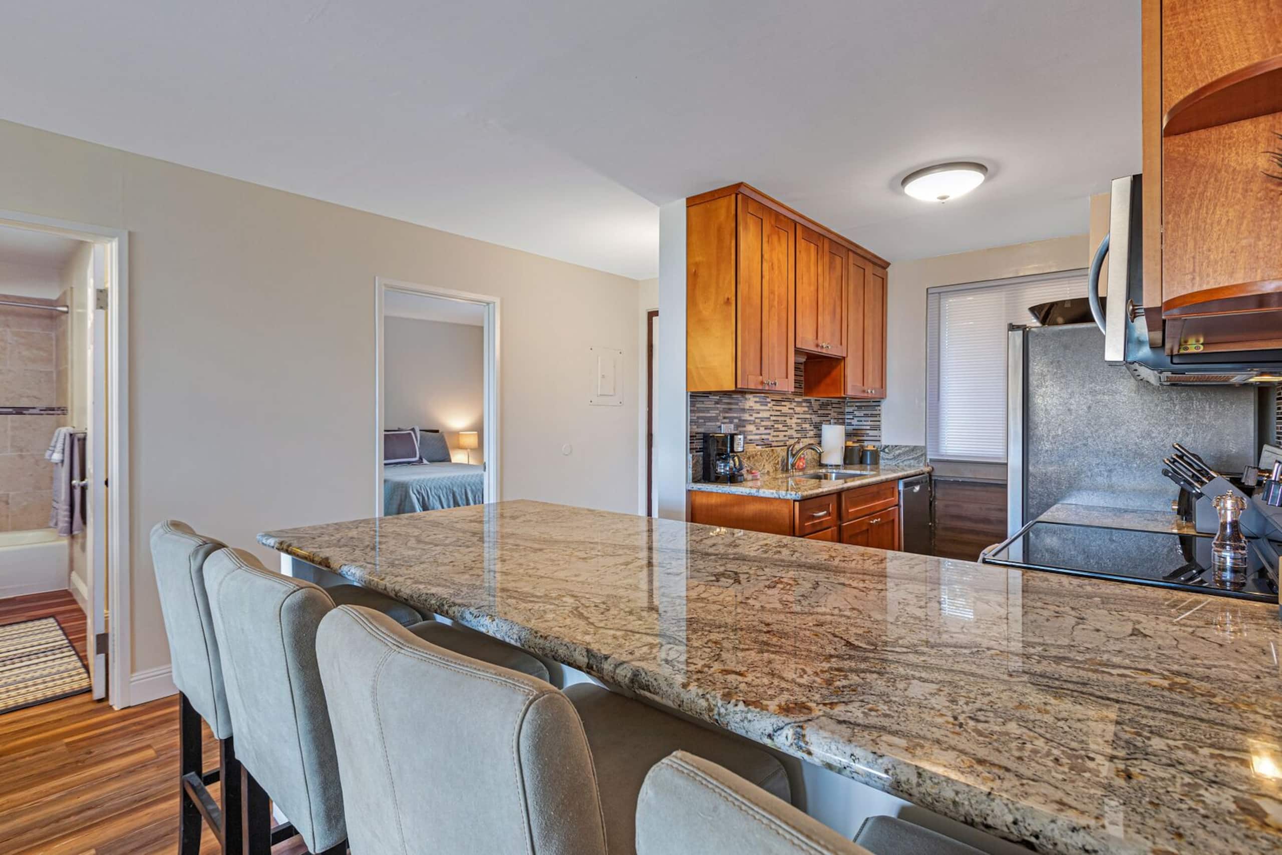 Condo in Lahaina · ★4.58 · 2 bedrooms · 3 beds · 2 baths - Image 24
