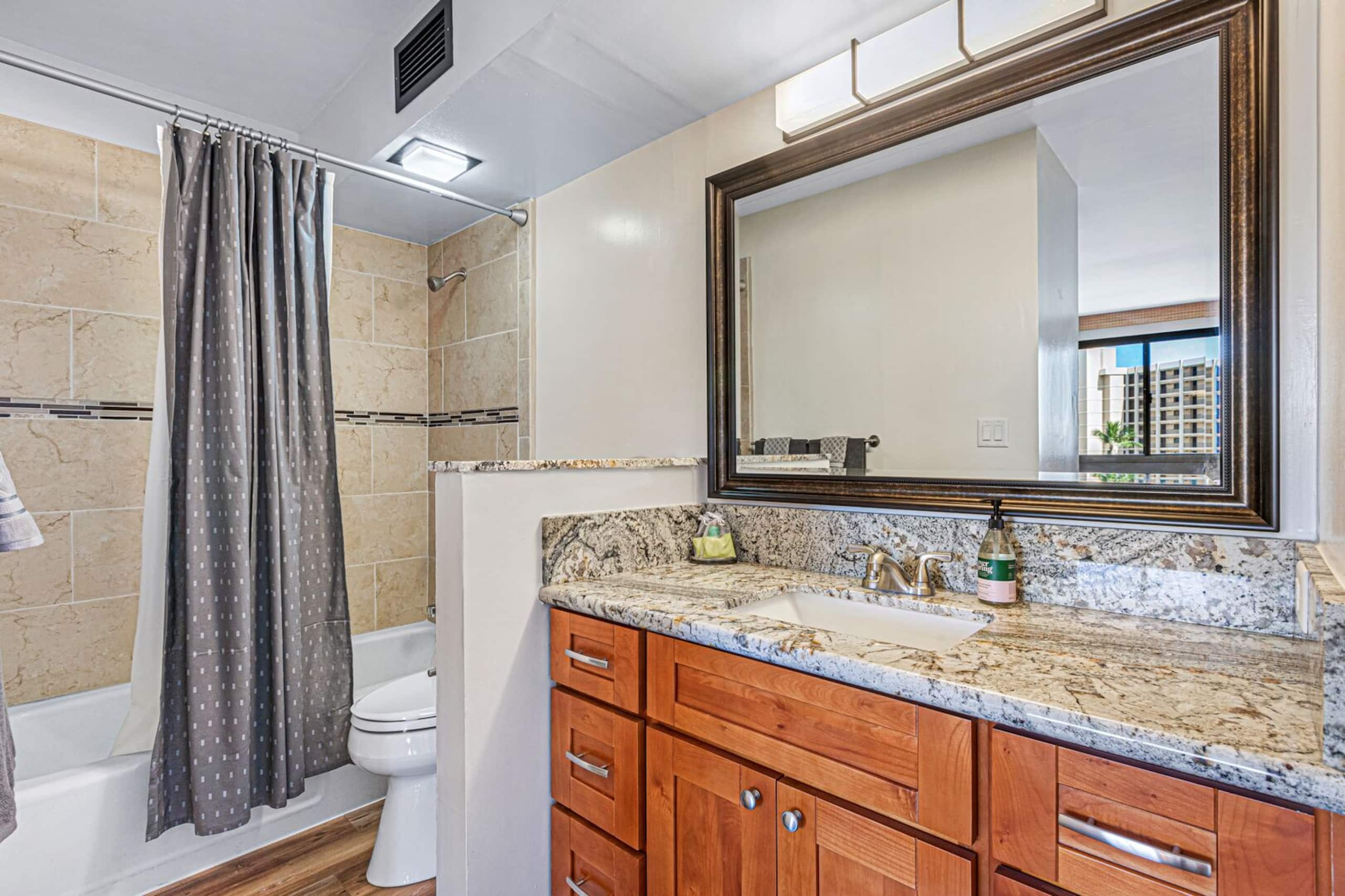 Condo in Lahaina · ★4.58 · 2 bedrooms · 3 beds · 2 baths - Image 7