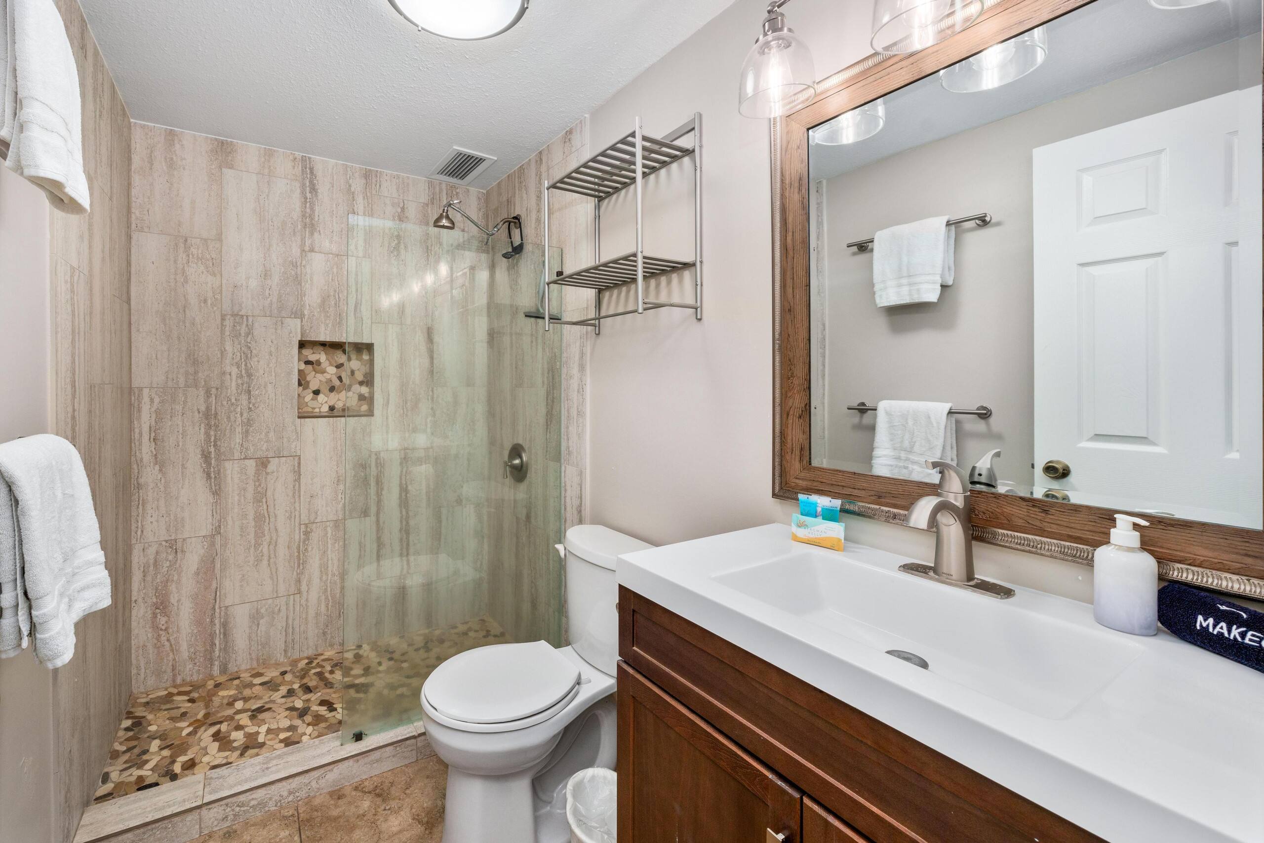 Condo in Kailua-Kona · ★4.23 · 2 bedrooms · 2 beds · 2 baths - Image 22